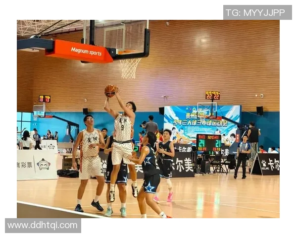 篮球明星花绽放青春魅力展现运动精神与团队合作的完美结合